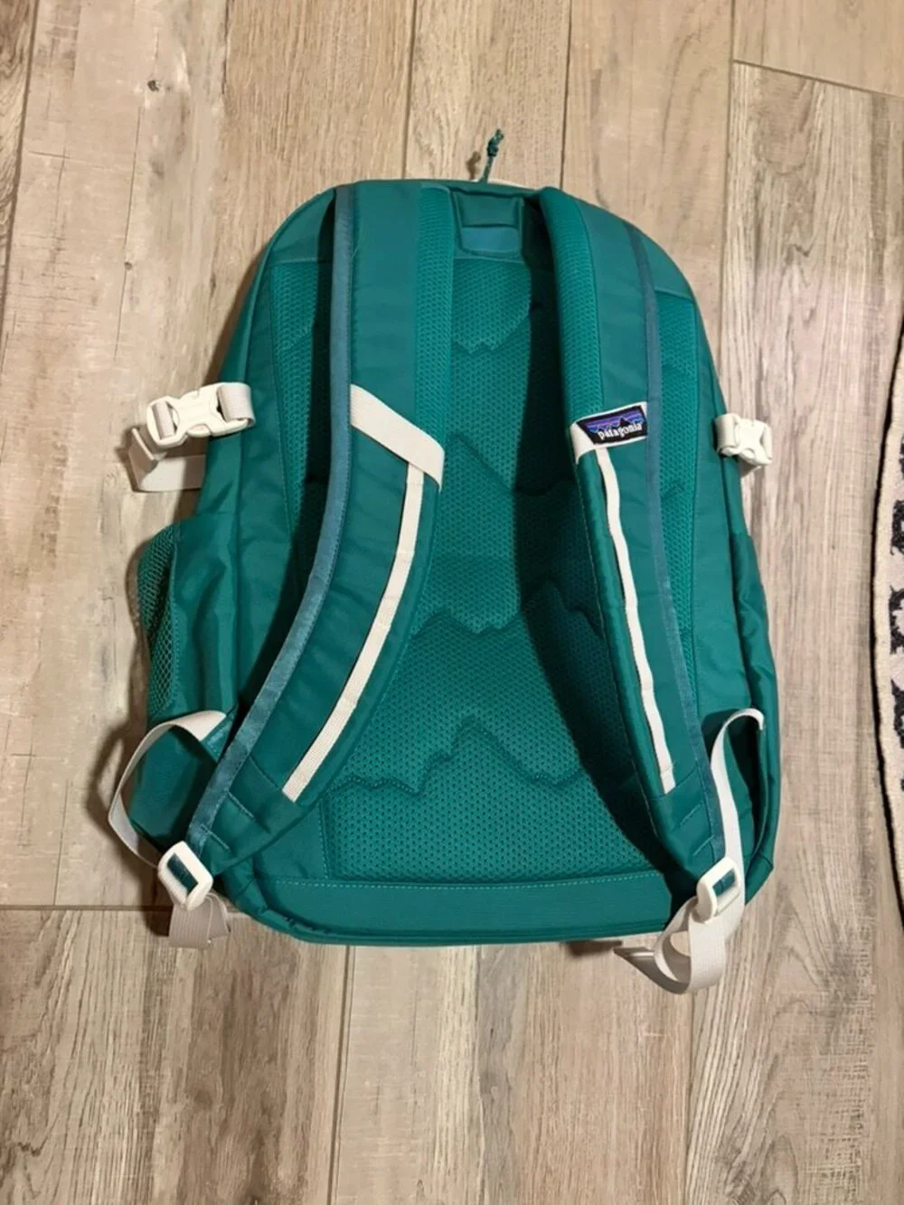 Patagonia Refugio Daypack 26L Backpack Gem Green 15
